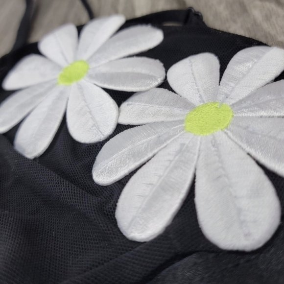 NWT Daydream Nation Black & White Floral Daisy Bra & Thong Matching Set- Size XS - Picture 3 of 5
